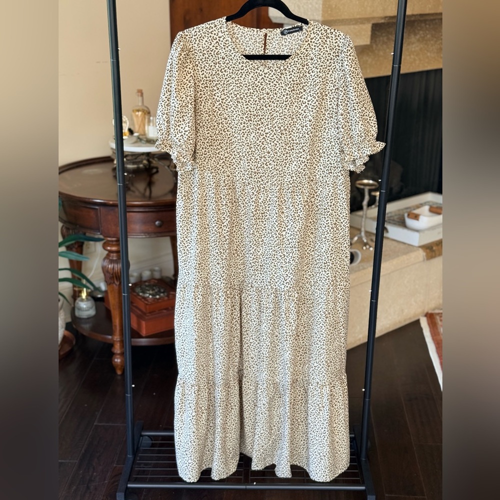 Elegant Leopard Print Maxi Dress